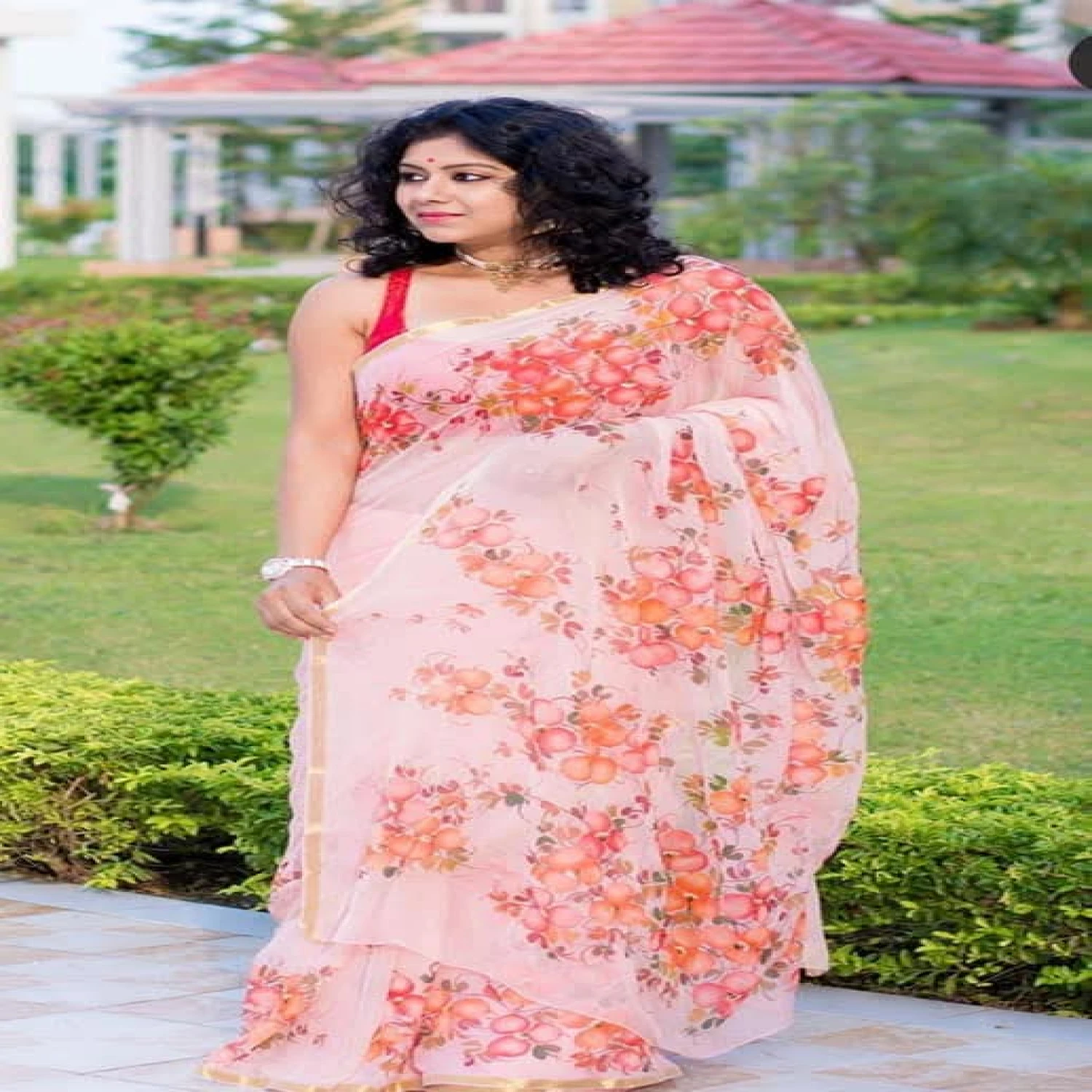 হ্যান্ড প্রিন্ট শাড়ি